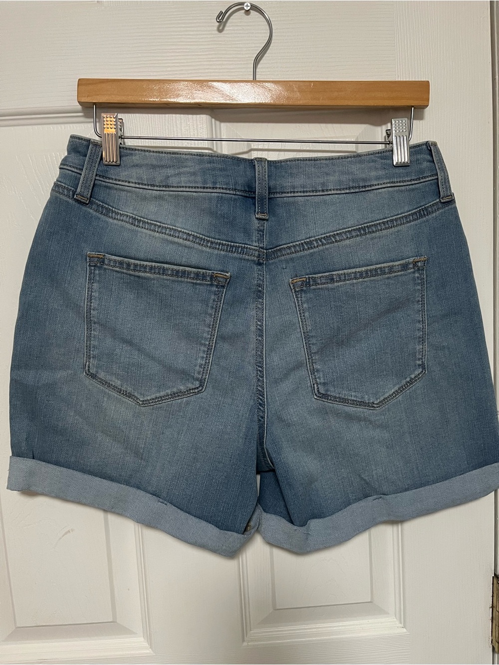 Sonoma Classic Light Blue Denim Women’s Shorts - Picture 2 of 3